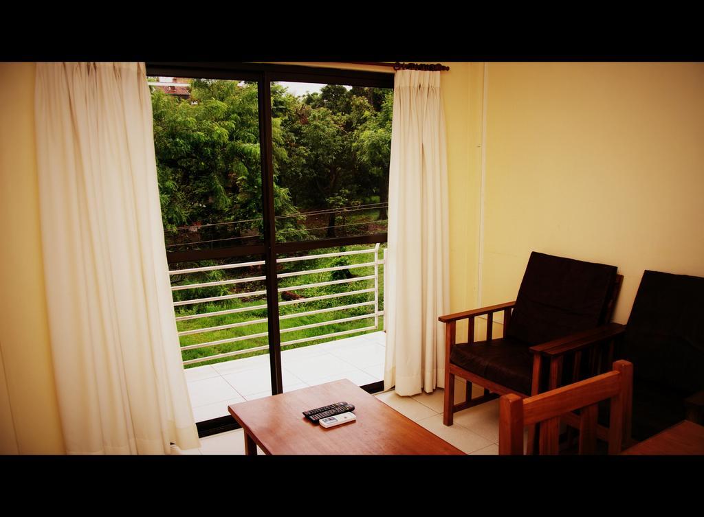 Del Rio Apart Hotel Encarnacion Bilik gambar